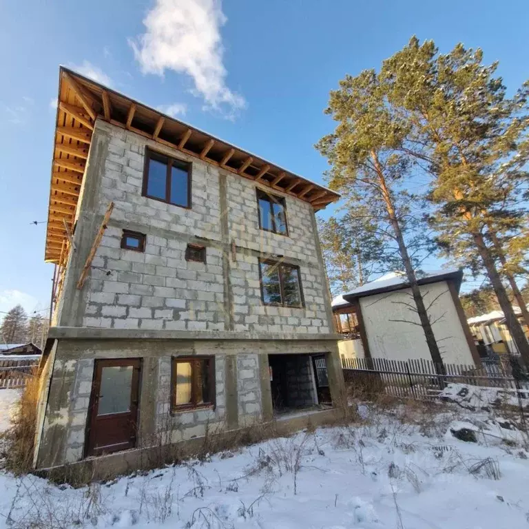 Дом в Иркутская область, Иркутский муниципальный округ, Маркова рп ... - Фото 1