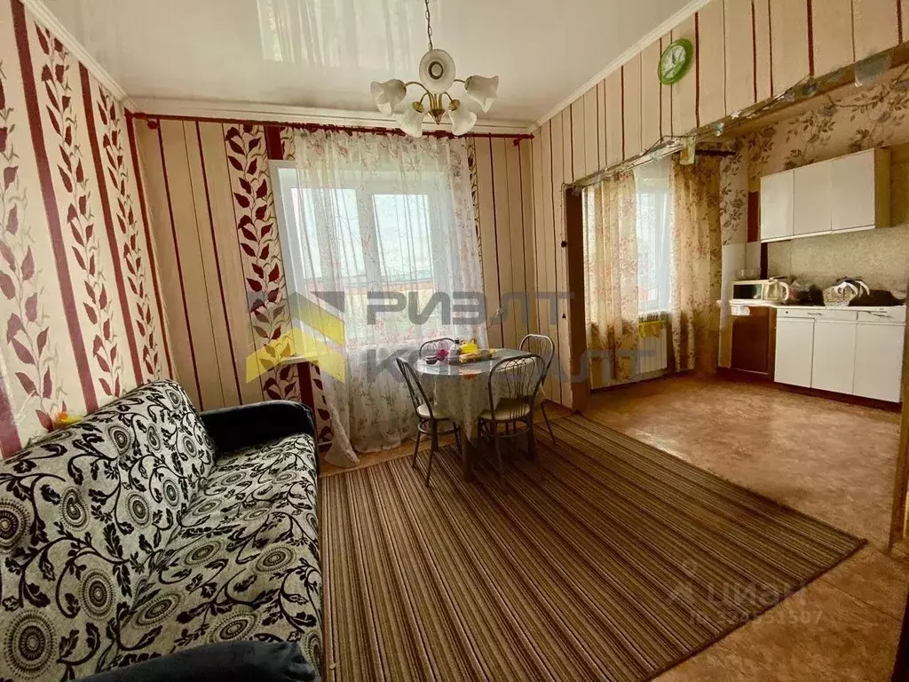 Дом в Омская область, Любинский район, Красный Яр рп Спортивная ул. ... - Фото 1