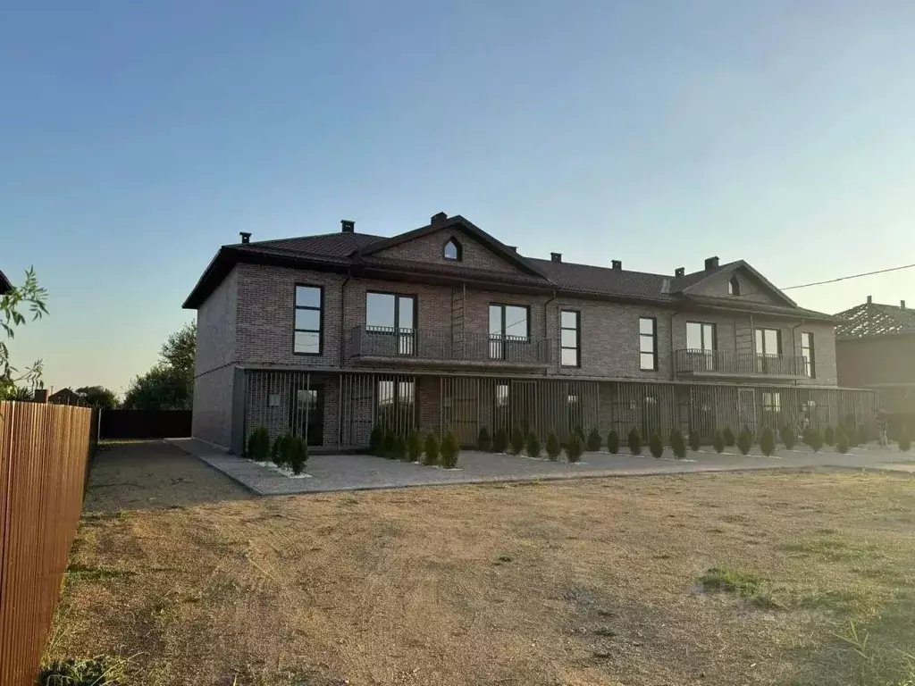 2-к кв. Адыгея, Тахтамукайский район, Старобжегокайское с/пос, Хомуты ... - Фото 1