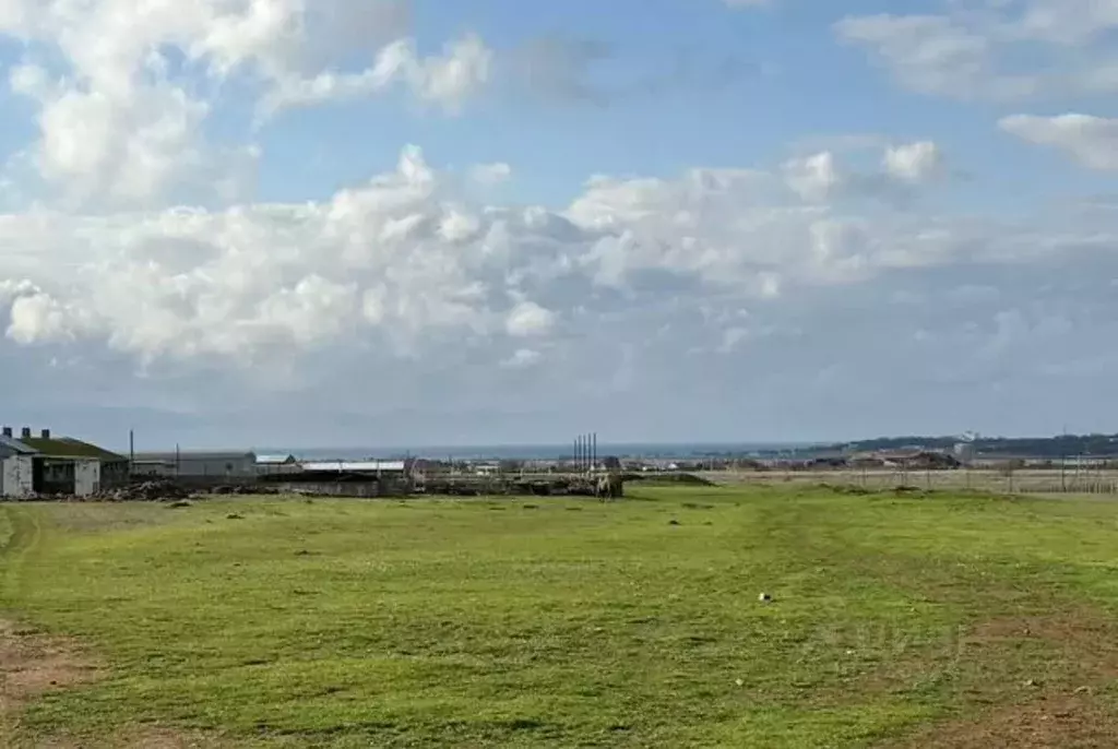 Участок в Крым, Черноморский район, Оленевское с/пос, с. Оленевка  ... - Фото 1