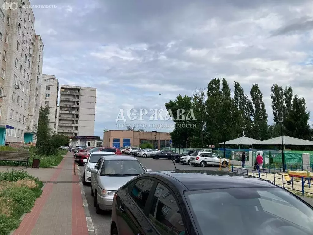 3-комнатная квартира: Старый Оскол, микрорайон Конева, 1 (62 м) - Фото 1