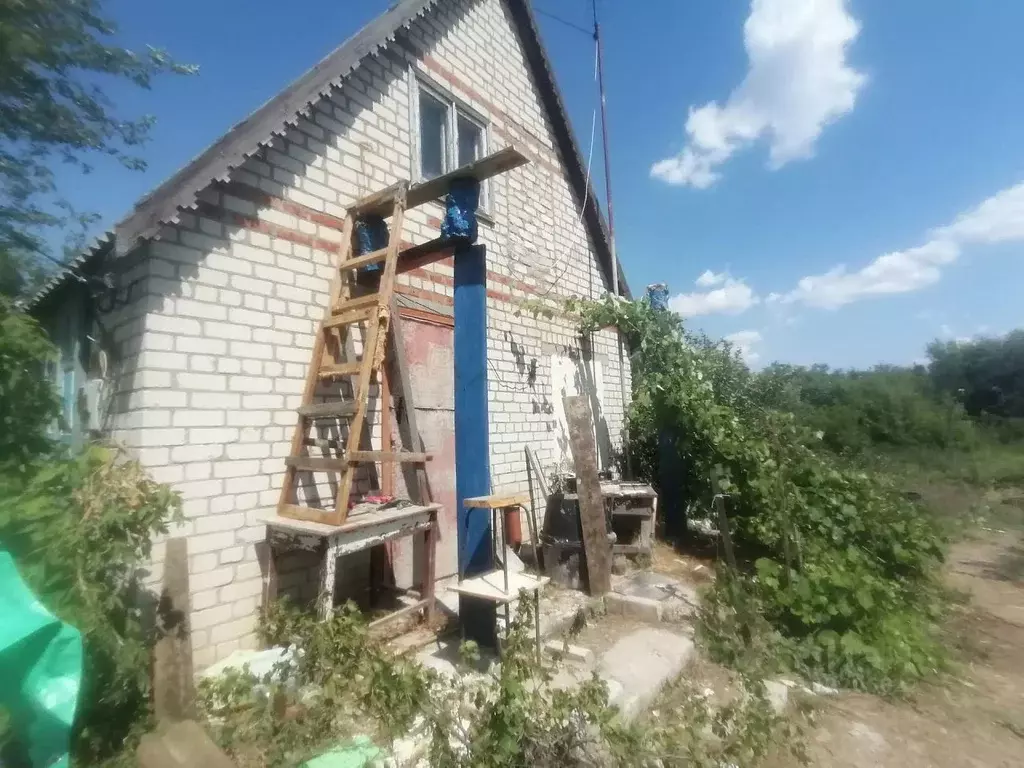 Дом в Волгоградская область, Суровикинский район, Нижнеосиновское ... - Фото 0