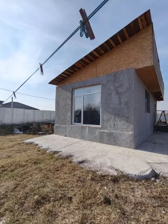 Дом в Хакасия, Усть-Абаканский район, пос. Тепличный ул. Новая, 80 (50 ... - Фото 1