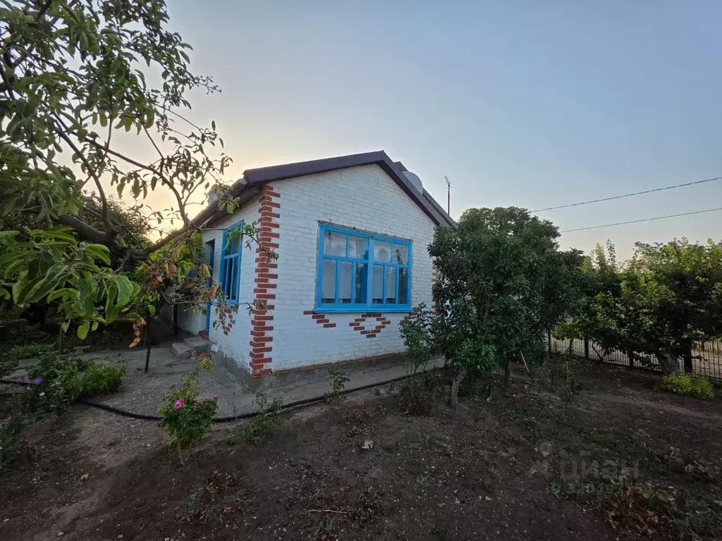 Дом в Крым, Сакский район, Добрушинское с/пос, с. Известковое ул. 40 ... - Фото 2