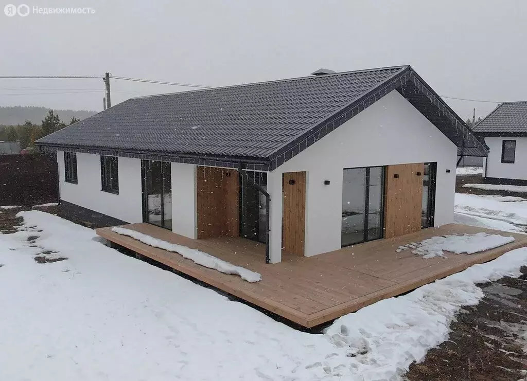 Дом в Свердловская область, Белоярский муниципальный округ, посёлок ... - Фото 1