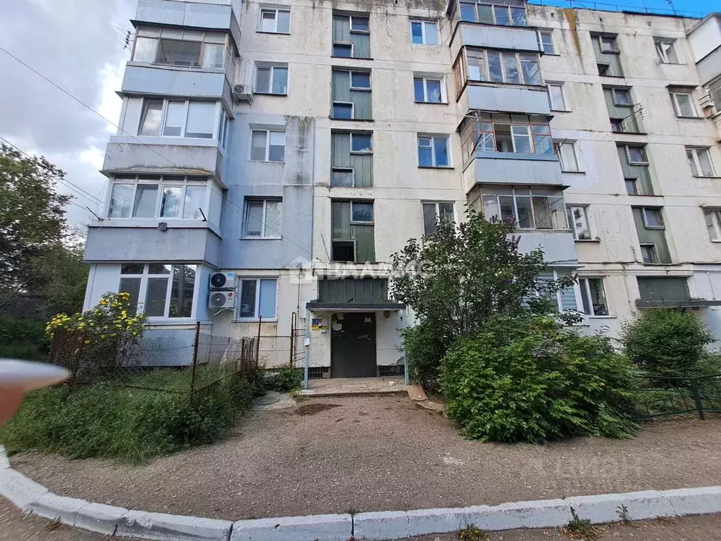 3-к кв. Крым, Симферопольский район, Молодежное пгт ул. Строителей, 11 ... - Фото 1
