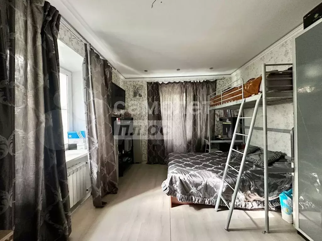 Комната 21,5 м в 3-к., 1/5 эт. - Фото 0