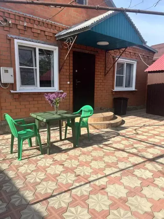 Дом в Краснодарский край, Мостовской пгт ул. Аэродромная, 50А (75 м) - Фото 1