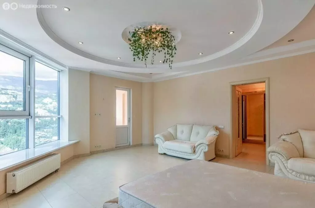 Квартира-студия: Ялта, улица Гоголя, 4 (355 м) - Фото 1