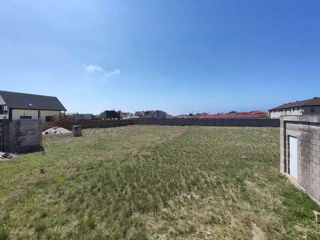 Участок в Крым, Евпатория городской округ, Заозерное пгт ул. ... - Фото 1