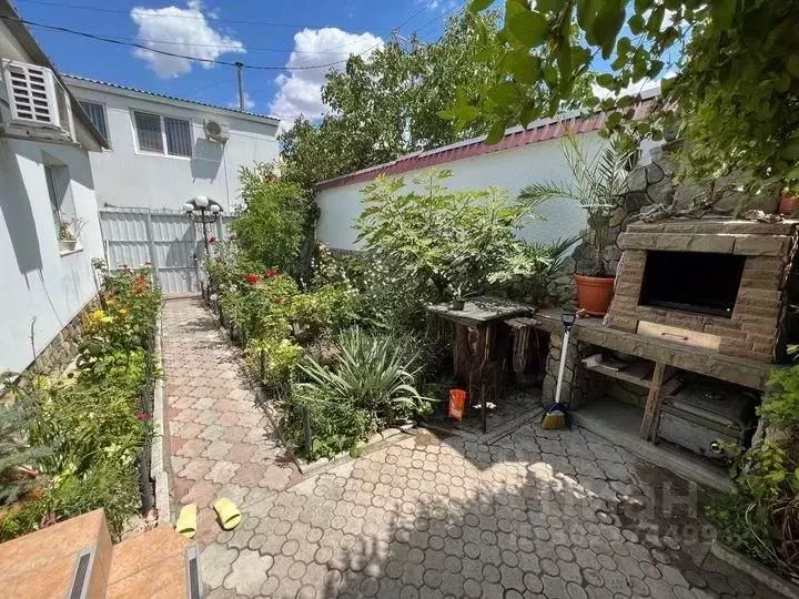 Дом в Крым, Евпатория ул. Некрасова (80 м) - Фото 1