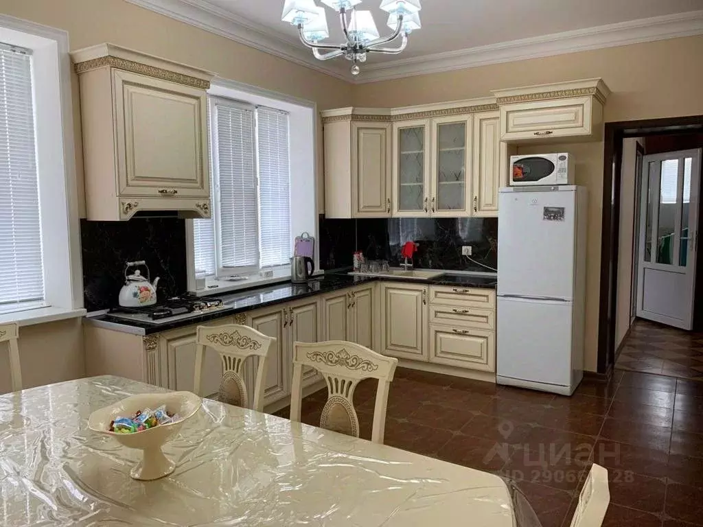 Дом в Дагестан, Дербент ул. Юрия Гагарина, 130/22 (200 м) - Фото 0