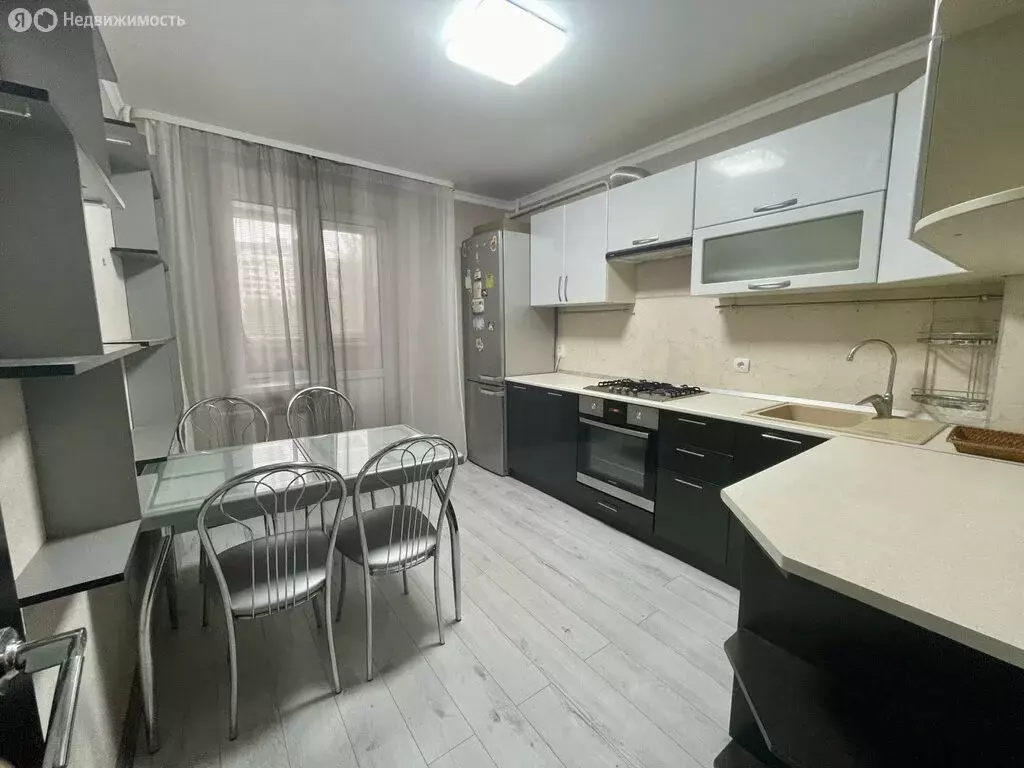 2-комнатная квартира: Брянск, улица Романа Брянского, 8/1 (55 м) - Фото 0