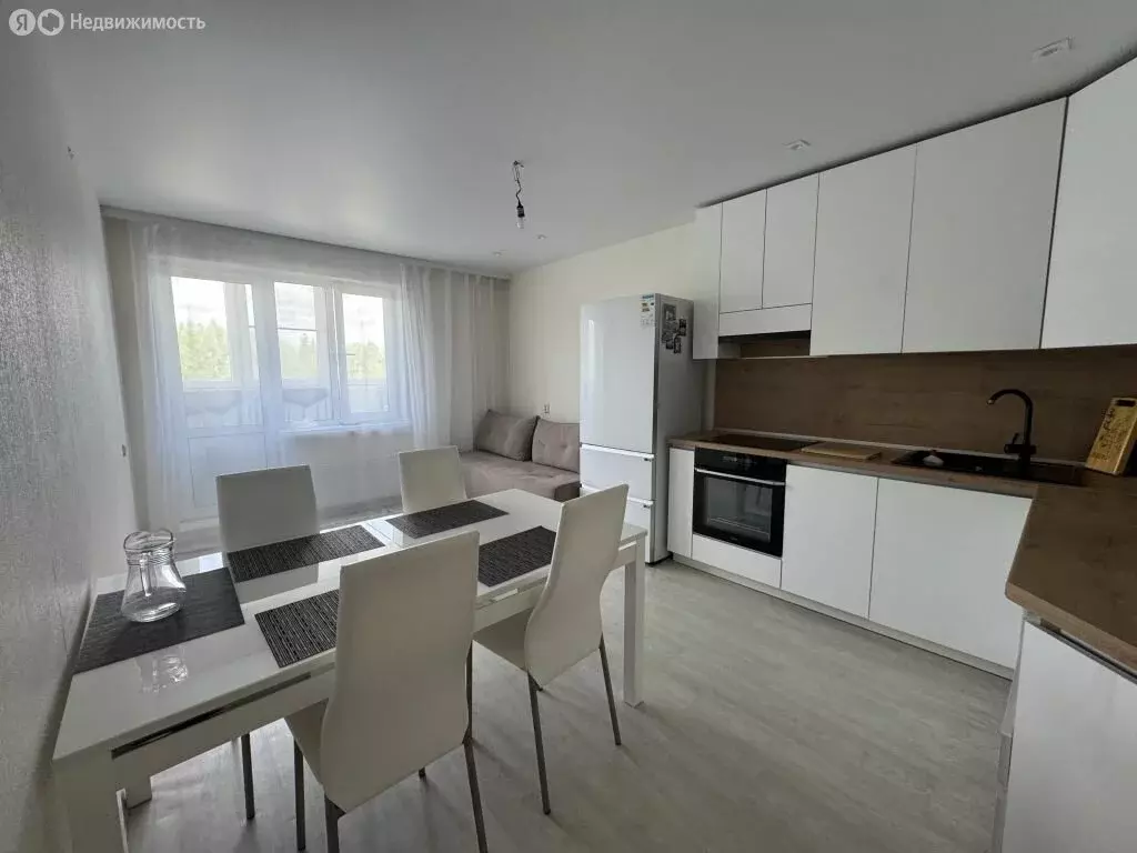 3-комнатная квартира: Нижний Новгород, улица Бориса Видяева, 9 (81 м) - Фото 1