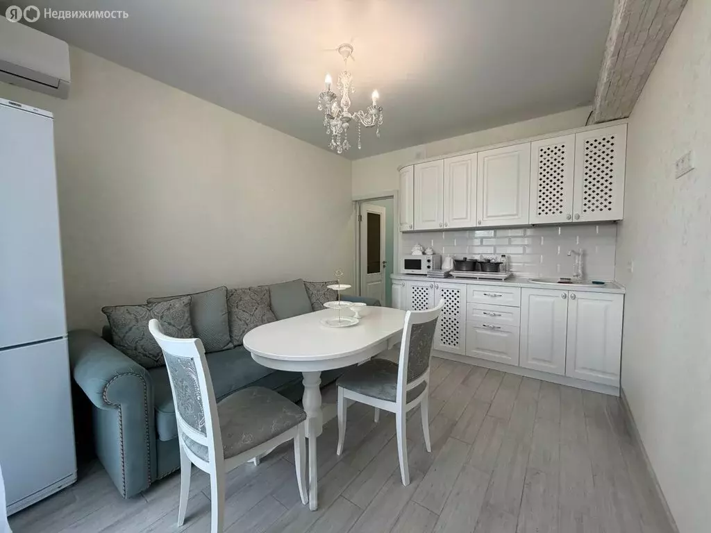 1-комнатная квартира: Алушта, улица 60 лет СССР, 29 (41.4 м) - Фото 1