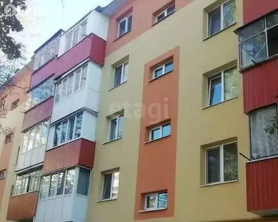 3-комнатная квартира: Белгород, улица 5 Августа, 26 (61.6 м) - Фото 1