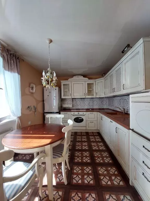 2-к. квартира, 70 м, 2/5 эт. - Фото 0