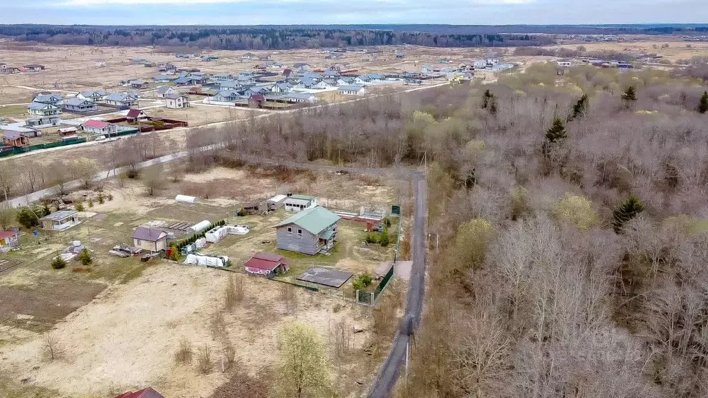 Участок в Ленинградская область, Ломоносовский район, Лопухинское ... - Фото 0