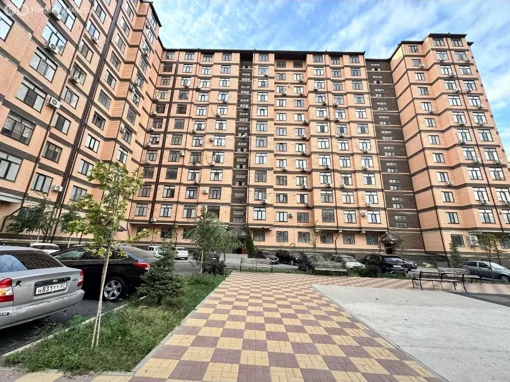 2-комнатная квартира: Махачкала, улица Абубакарова, 112 (90 м) - Фото 1