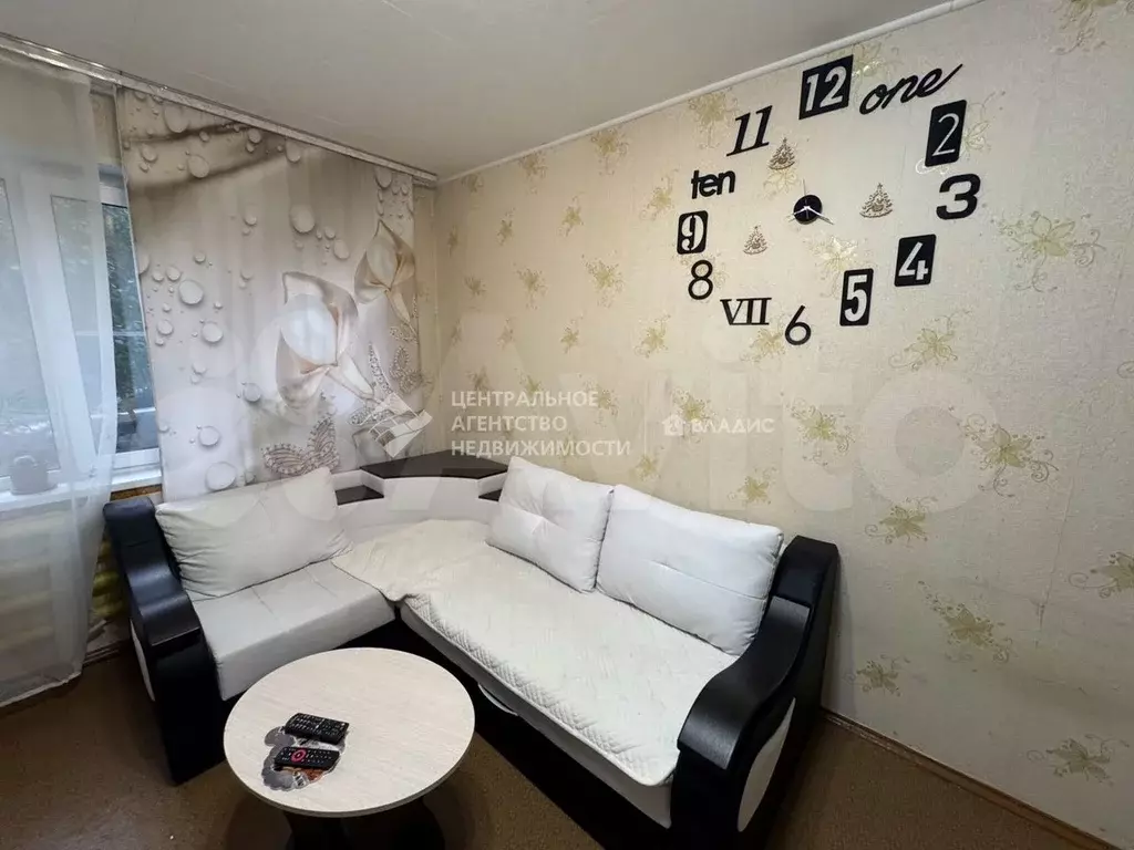 2-к. квартира, 60 м, 1/10 эт. - Фото 1