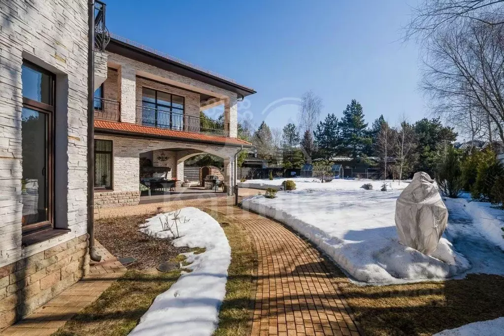 Дом в Московская область, Красногорск городской округ, с. ... - Фото 1