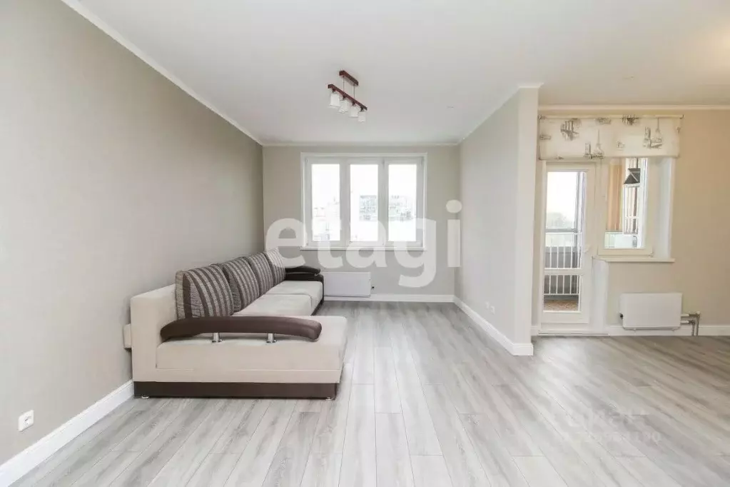 2-к кв. Красноярский край, Красноярск Взлетка мкр, ул. Батурина, 38 ... - Фото 1