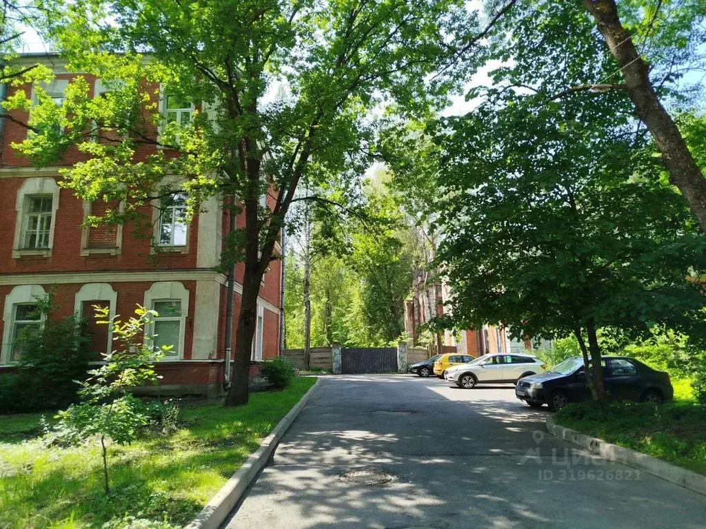 3-к кв. Санкт-Петербург, Санкт-Петербург, Павловск ул. Обороны, 1 ... - Фото 0