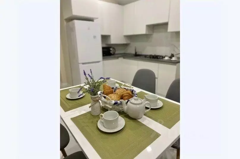 2-к кв. Краснодарский край, Геленджик ул. Мира, 44лит4 (54.0 м) - Фото 0