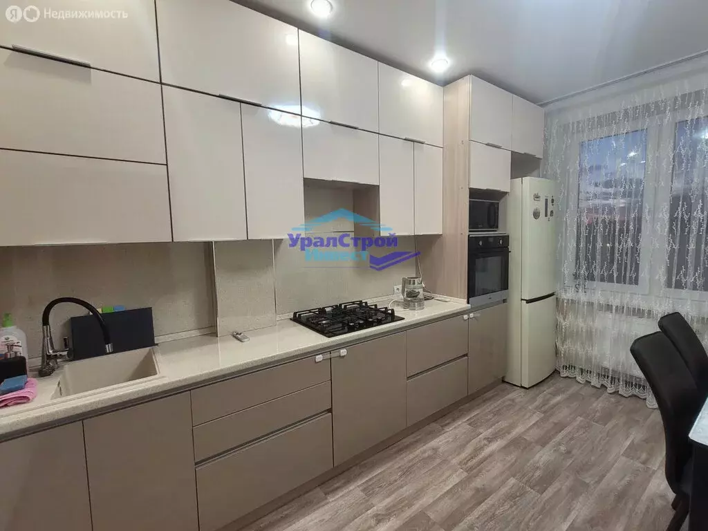 2-комнатная квартира: Октябрьский, Социалистическая улица, 10 (53 м) - Фото 2