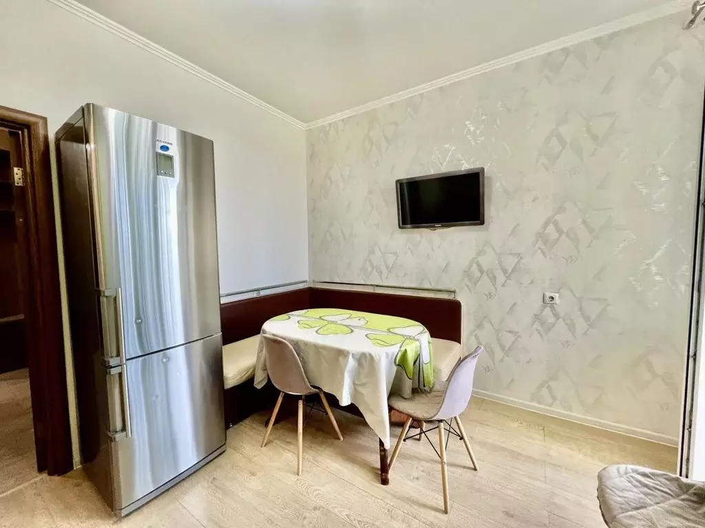 2-к кв. Брянская область, Брянск ул. Ромашина, 39 (68.0 м) - Фото 2