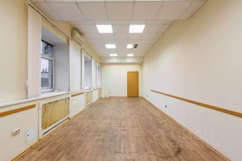 Торговая площадь в Санкт-Петербург ул. Комсомола, 1-3И (39 м) - Фото 1