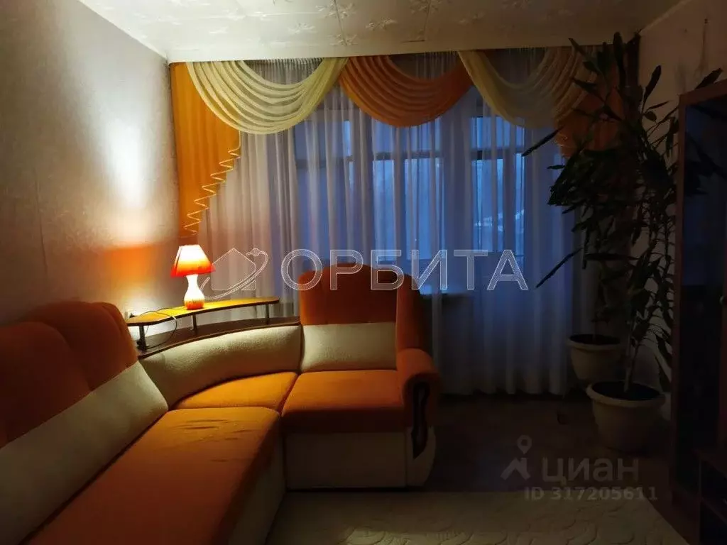 3-к кв. Тюменская область, Тюмень ул. Республики, 194 (57.4 м) - Фото 0