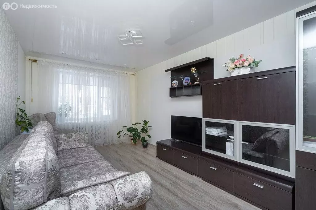 3-комнатная квартира: Петрозаводск, улица Лизы Чайкиной, 23 (63 м) - Фото 0