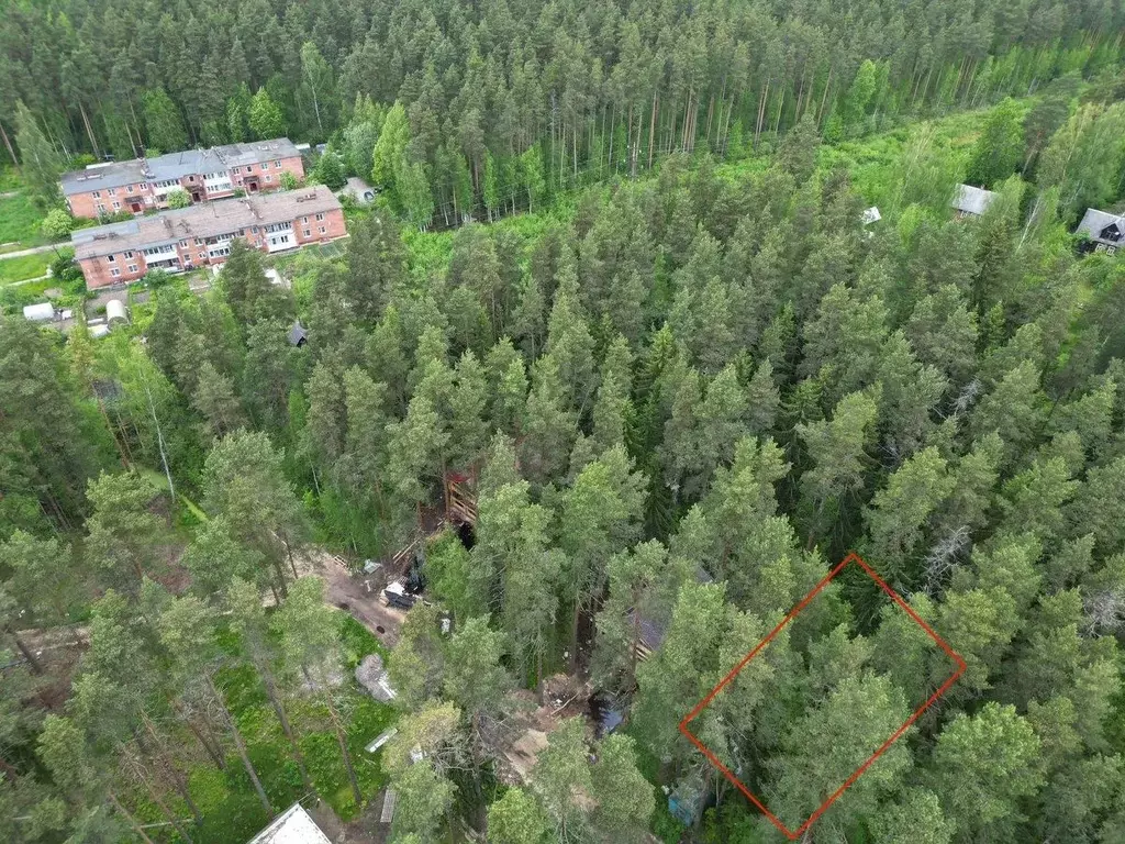 Участок в Ленинградская область, Гатчинский район, Вырица городской ... - Фото 0