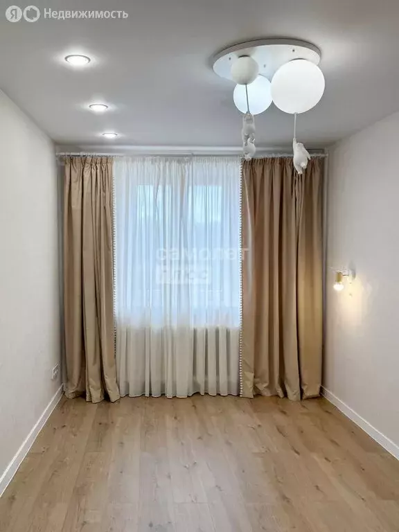 3-комнатная квартира: Киров, улица Воровского, 21А (68 м) - Фото 1