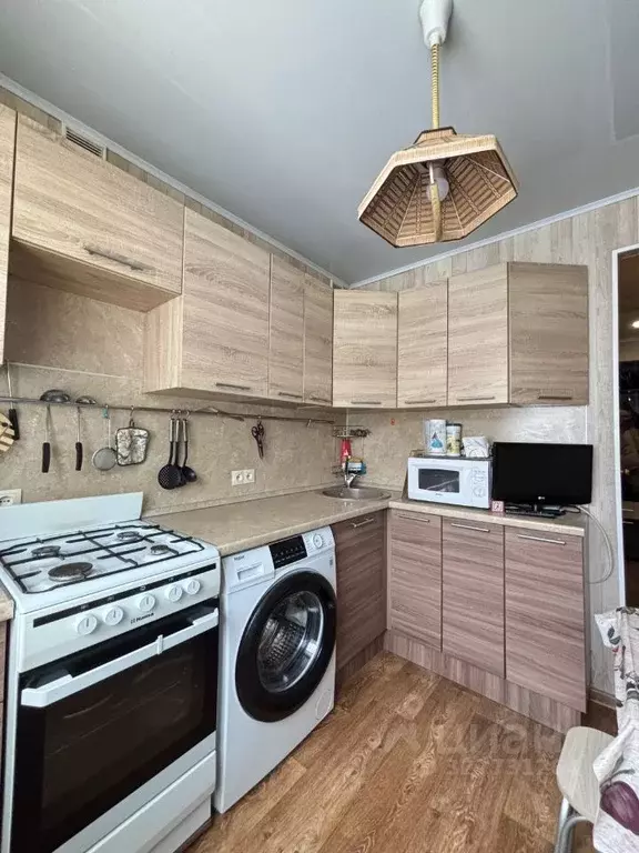 2-к кв. Омская область, Омск 3-й мкр, ул. Путилова, 13 (46.6 м) - Фото 2