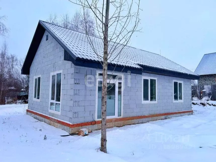 Дом в Пермский край, Краснокамский городской округ, пос. Ласьва ул. ... - Фото 0