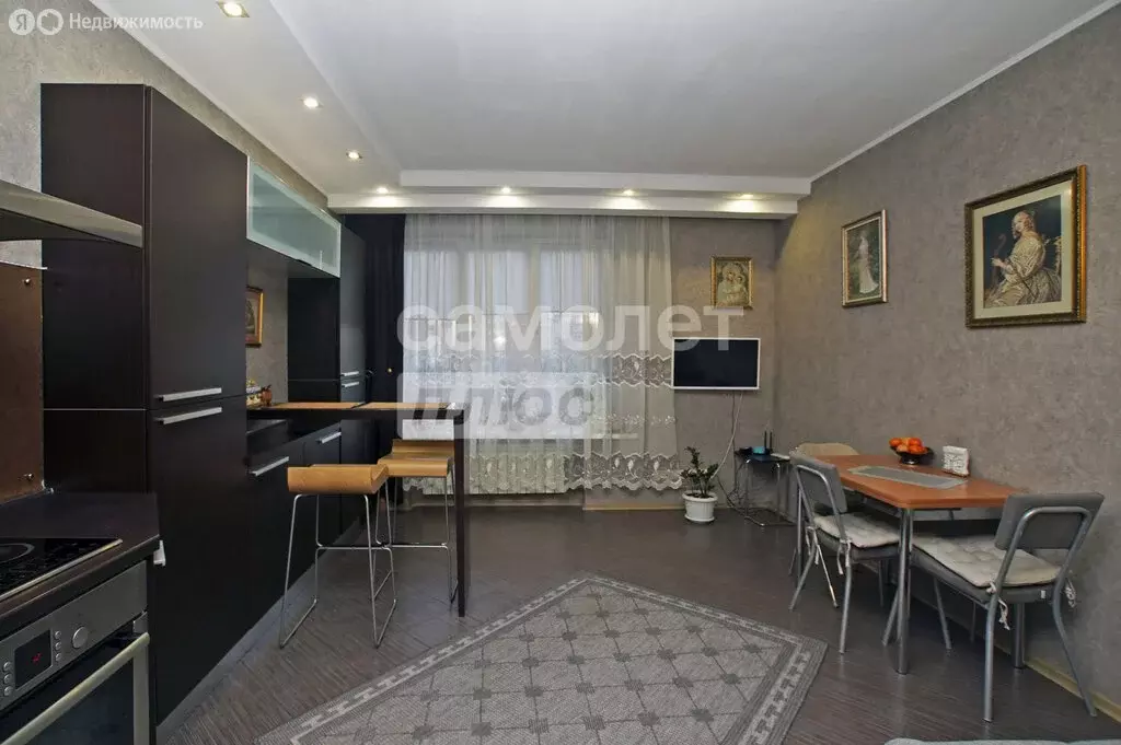 2-комнатная квартира: Омск, улица Маршала Жукова, 76 (42 м) - Фото 0