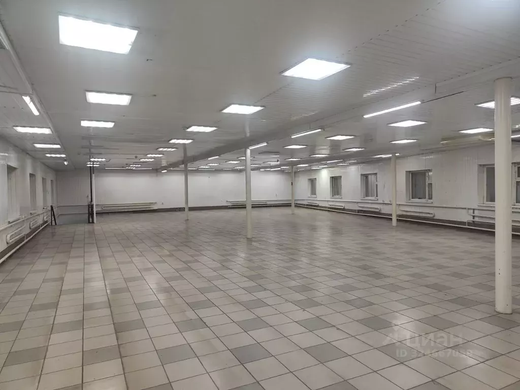 Помещение свободного назначения в Орловская область, Орел Рыночный ... - Фото 1