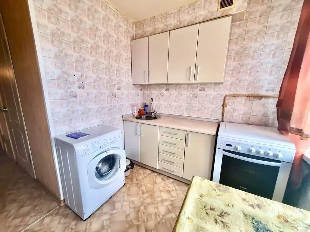 2-к кв. Брянская область, Брянск ул. Нахимова, 114 (48.0 м) - Фото 0