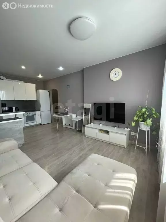 2-комнатная квартира: Тюмень, улица Тимофея Чаркова, 79 (57 м) - Фото 1