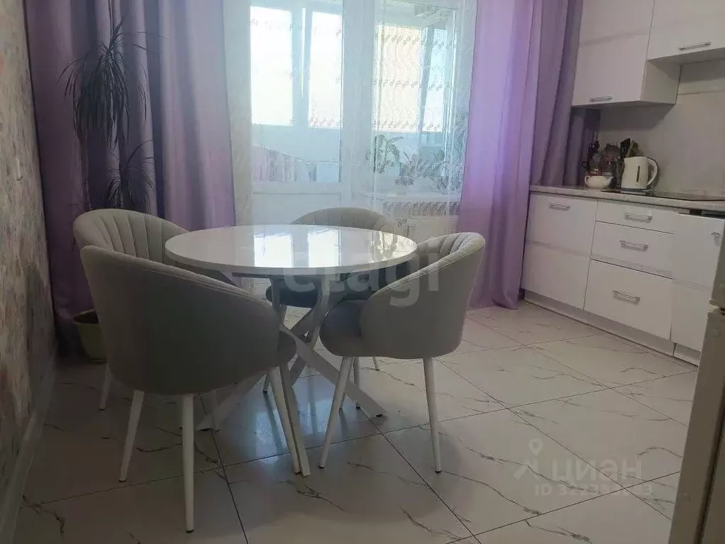 2-к кв. Башкортостан, Уфа Союзная ул., 37 (62.0 м) - Фото 0