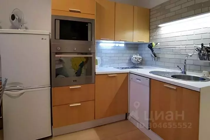 3-к кв. Сахалинская область, Южно-Сахалинск ул. Ленина, 327 (48.0 м) - Фото 0