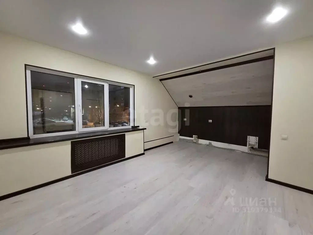 2-к кв. Коми, Сыктывкар ул. Энгельса, 141 (55.4 м) - Фото 1