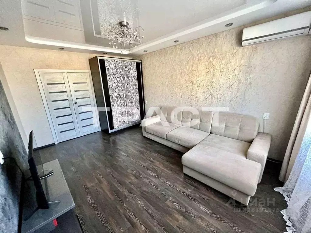 3-к кв. Воронежская область, Воронеж ул. Генерала Лизюкова, 3 (63.2 м) - Фото 0