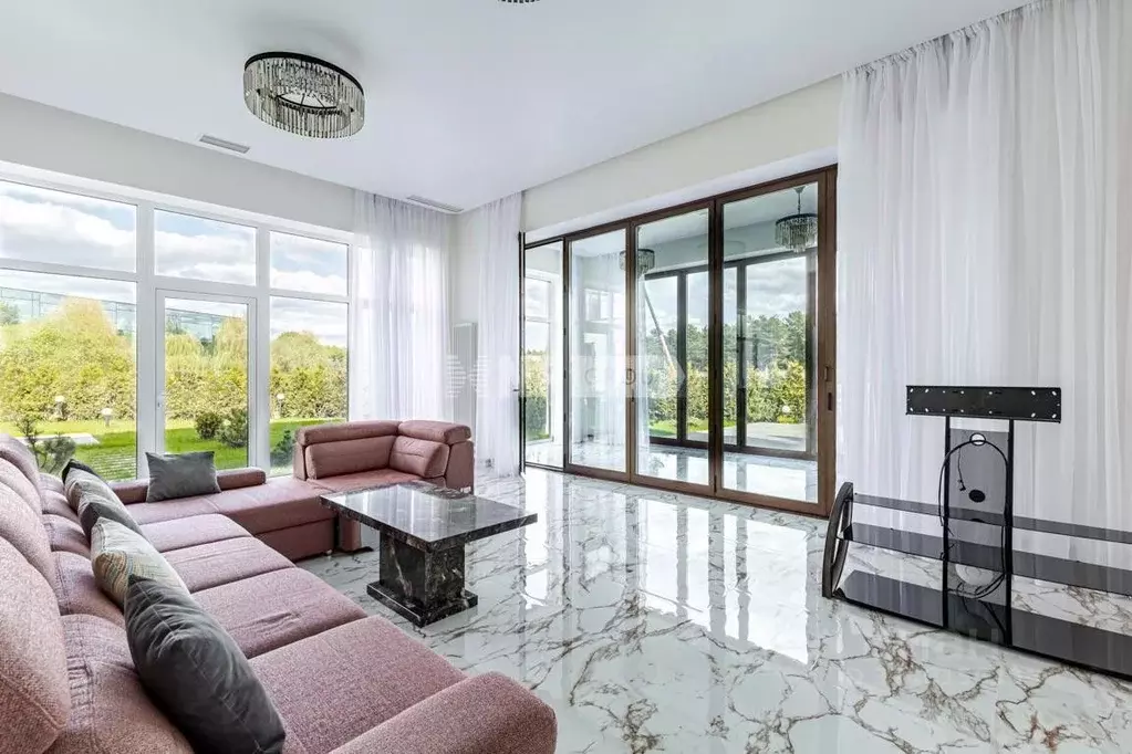 Коттедж в Московская область, Красногорск городской округ, д. ... - Фото 1