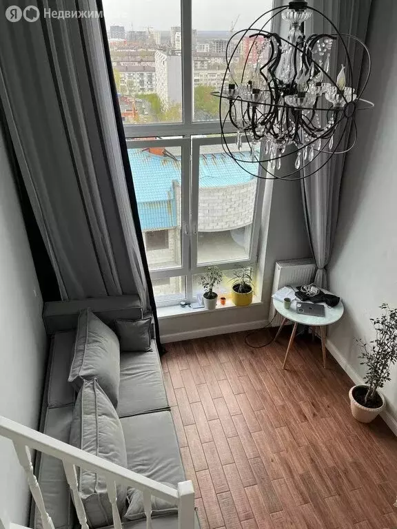 Квартира-студия: Тюмень, улица Чернышевского, 1Б (50.6 м) - Фото 1