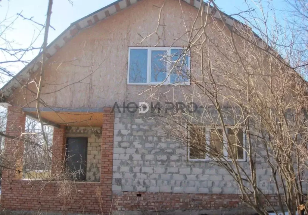 Дом в Саратовская область, Лысогорский район, Октябрьское ... - Фото 0