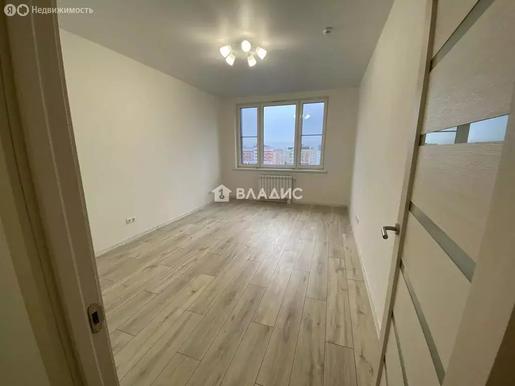 3-комнатная квартира: Москва, Феодосийская улица, 5 (70.9 м) - Фото 2