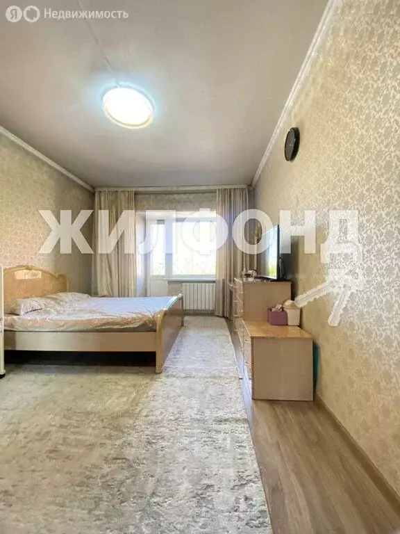 3-комнатная квартира: Кызыл, улица Калинина, 2А (79.9 м) - Фото 0